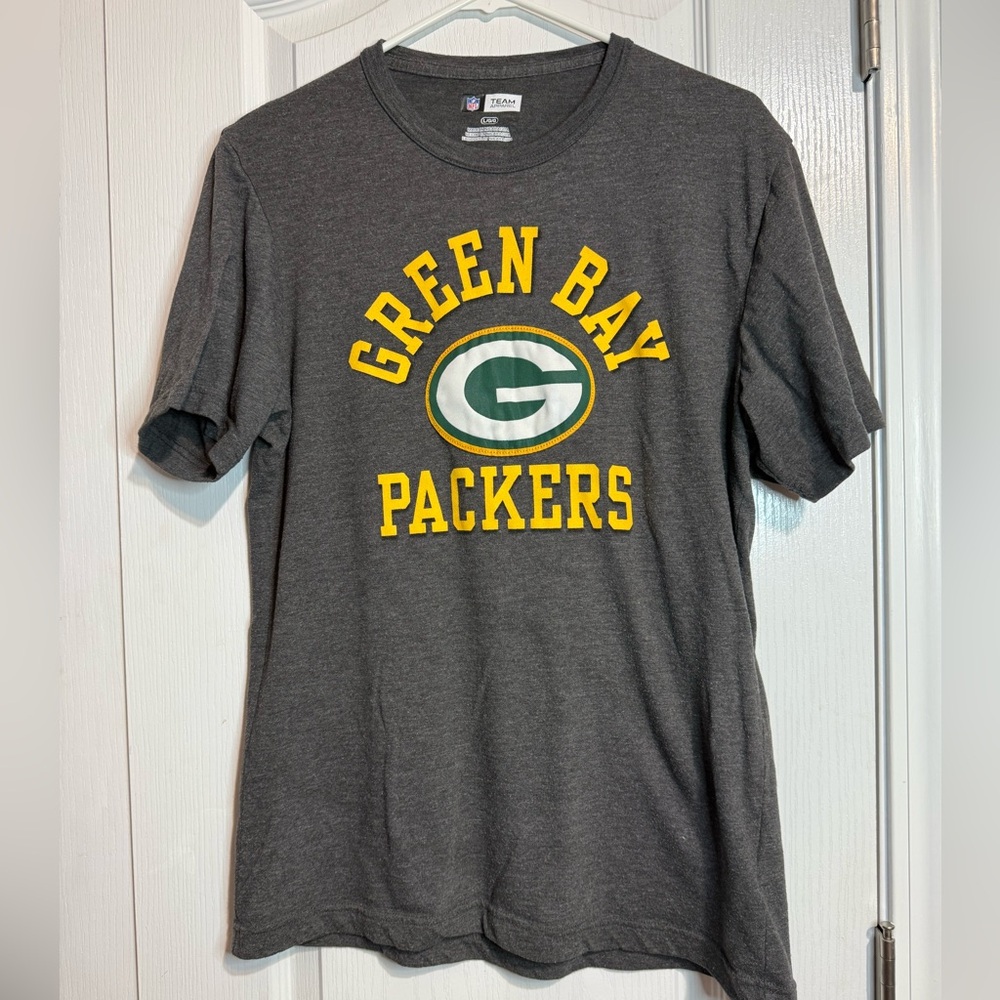 Green‎ Bay Packers NFL Team Apparel Short Sleeve T-Shirt – Men’s Size Large 💛💚